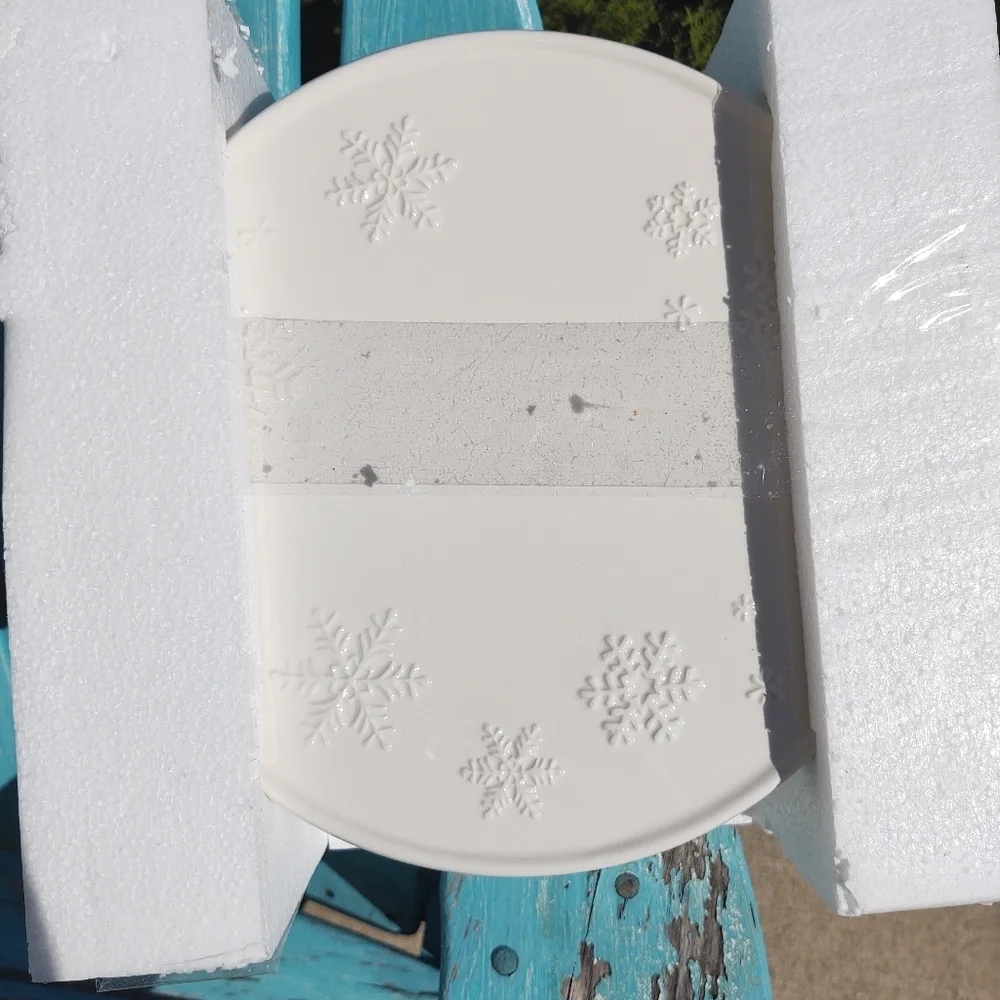 White Snowflake Pie Stand From Hallmark!